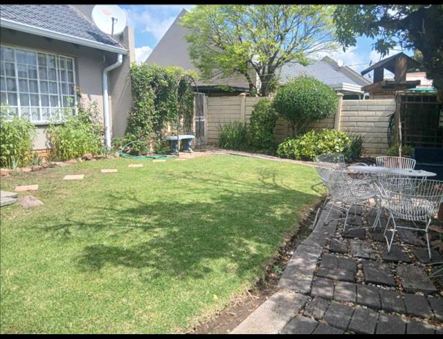 2 BEDROOM TOWNHOUSE FOR SALE IN ALBERTSDAL